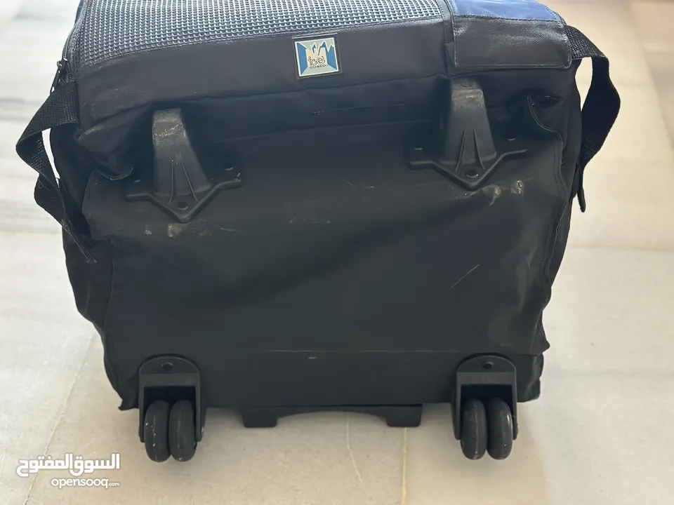 New large capacity insulated cooler box with  Wheels ايس بوكس او حافظ طعام بارد مع عجلات جديد
