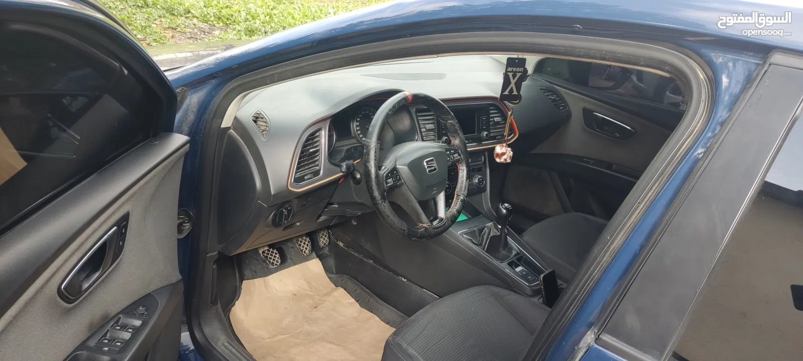 سيت ليون 17 للبيع