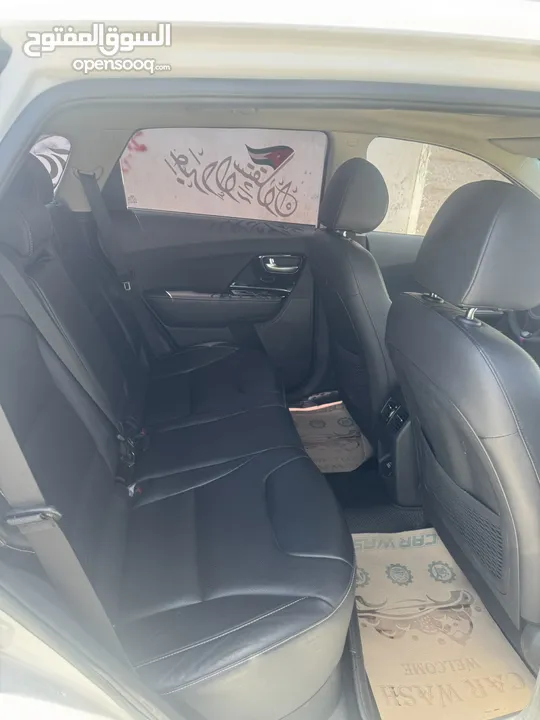 للبيع  Kia nero ev 2021  السيارة فل كامل مع فتحة ..............................
