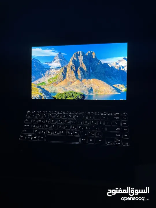 اللابتوب الفخم ال Zenbook شاشه OLED حديث