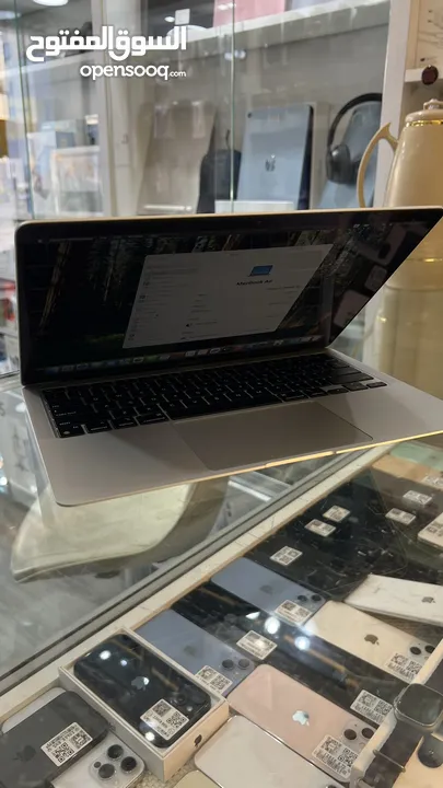 MacBook Air 2020 M1 / Battery : 92% 8G ram / 256GB