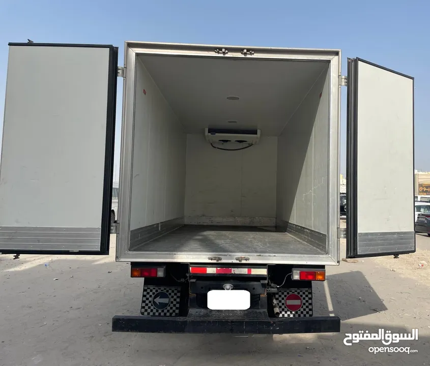 هاف لوري  ثــــلاجة تبريد MITSUBISHI FUSO 2016