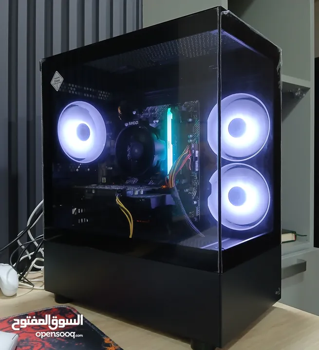 PC Gaming مستعمل بعض القطع جديدة