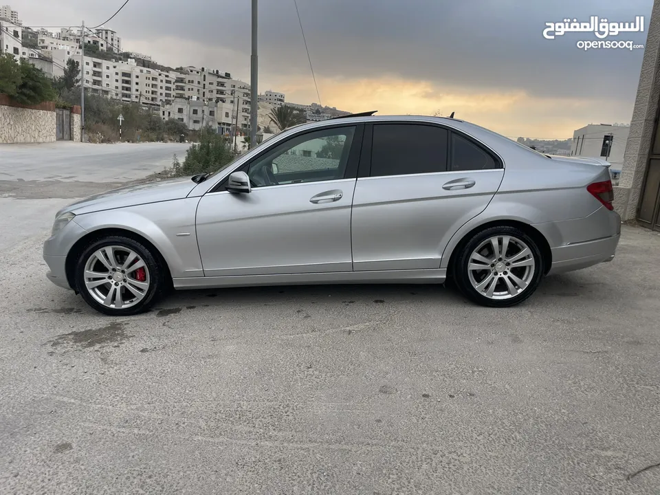 مرسيدسc200/2009w204