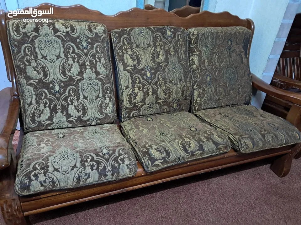 اثاث فخم للبيع اكثر من طقم موجود بل صور