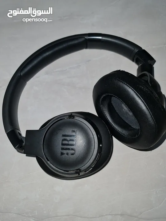 سماعات نوع JBL