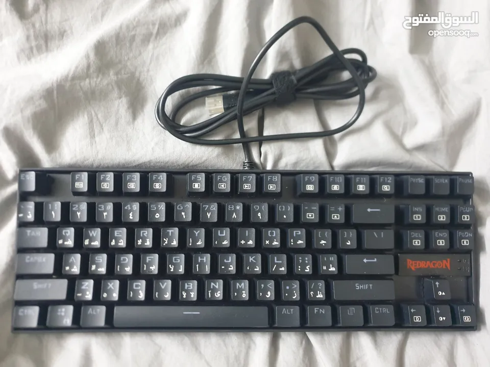 Redragon kumaru k552 يدعم اللغه العربيه مع سويتشلت زرقاء وسويتشات احتياطيه ومزيل ازرار