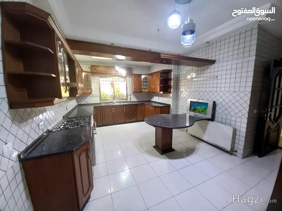 شقة بموقع مميز طابق أرضي للبيع في الصويفية ( Property ID : 30488 )