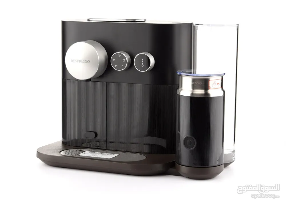 مكينة صنع القهوة مع خفاقة الحليب - Nespresso coffee machine