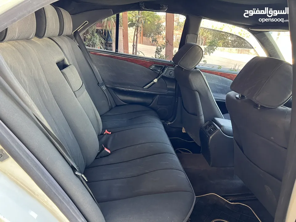 مرسيدس قرش ونص 2000 E270/220