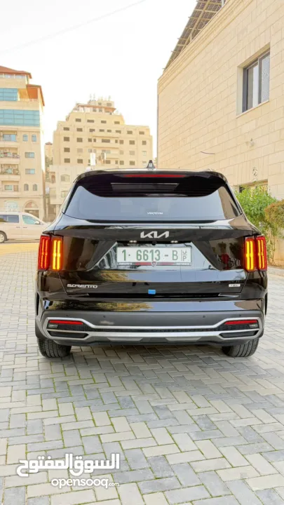 كيا سورينتو بزنز ترخيص 2022 محرك 1600 هايبرد جير أوتوماتيك 240 حصان دفع 4×4