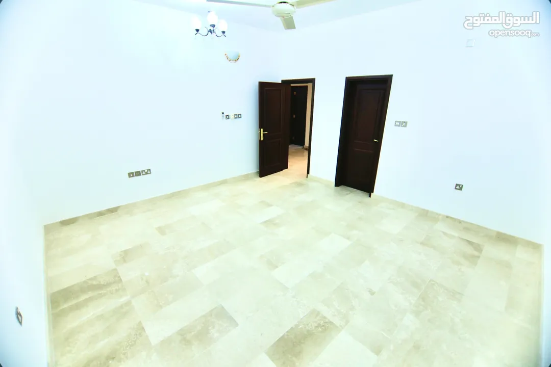 فيلا للايجار ي القرم خلف فندق رامي-7BHK Villa for rent in AL Qurum