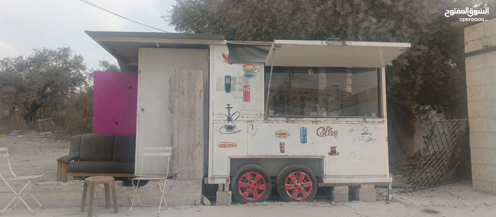 كشك مع عدته