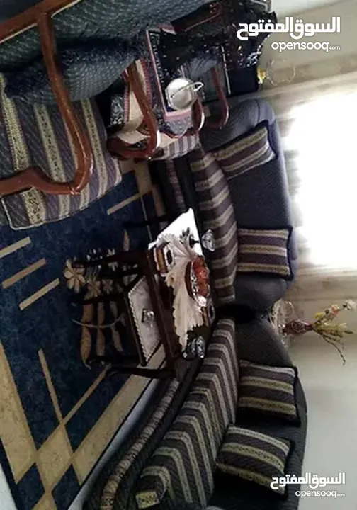 طقم كنب مع طاولات للبيع