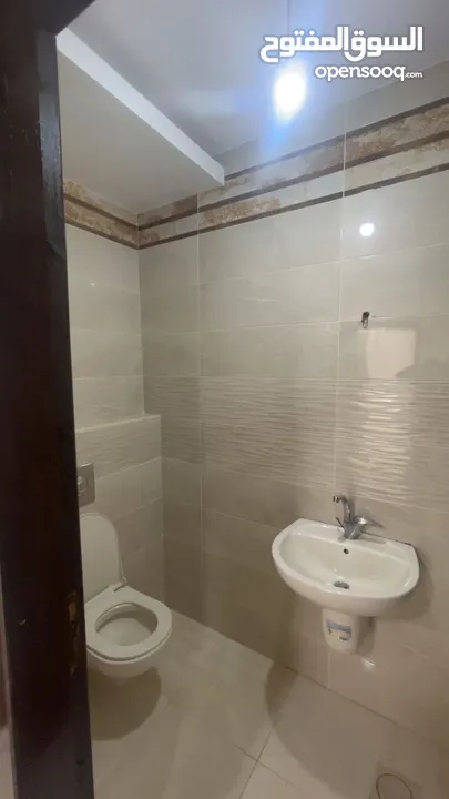 شقه للايجار شارع الوينك / خلف الواو ماركت ارجو التواصل واتس اب