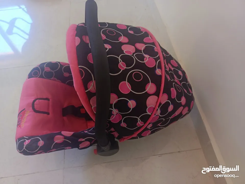متفرقات اثاث و مستلزمات أطفال للبيع بسعر مغري