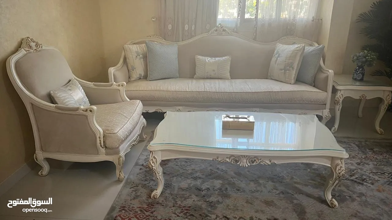 طقم كراسي وطاولات لصاله الجلوس