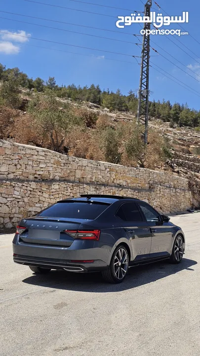 سوبيرب سبورت لاين بلاك اديشن