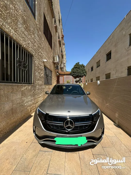مرسيدس EQC 400 موديل 2022 - عداد 14 ألف كم فقط - بحالة الوكالة-البيع لظروف السفر