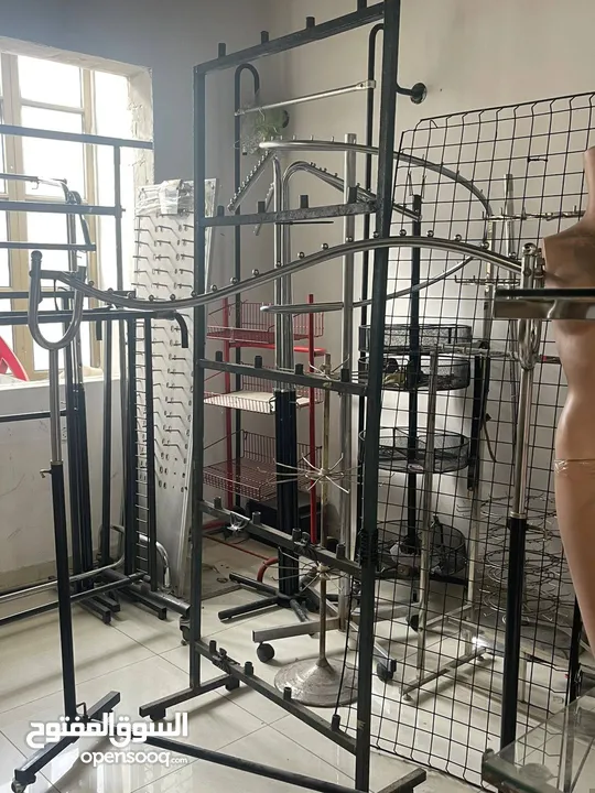 فاترينت وملكانات وستاندات ورفوف للبيع في نابلس