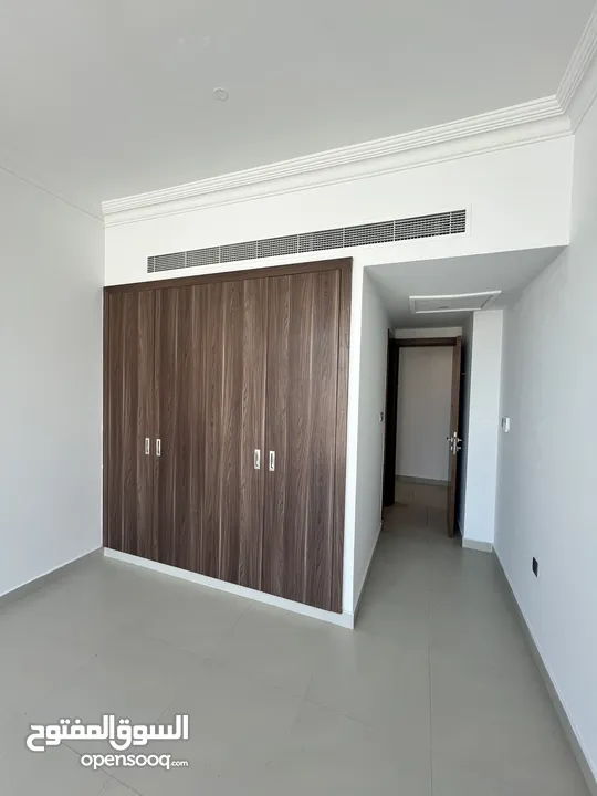 شقه للبيع غرفتين نوم في بوشر شارع المها مساحة 120 متر