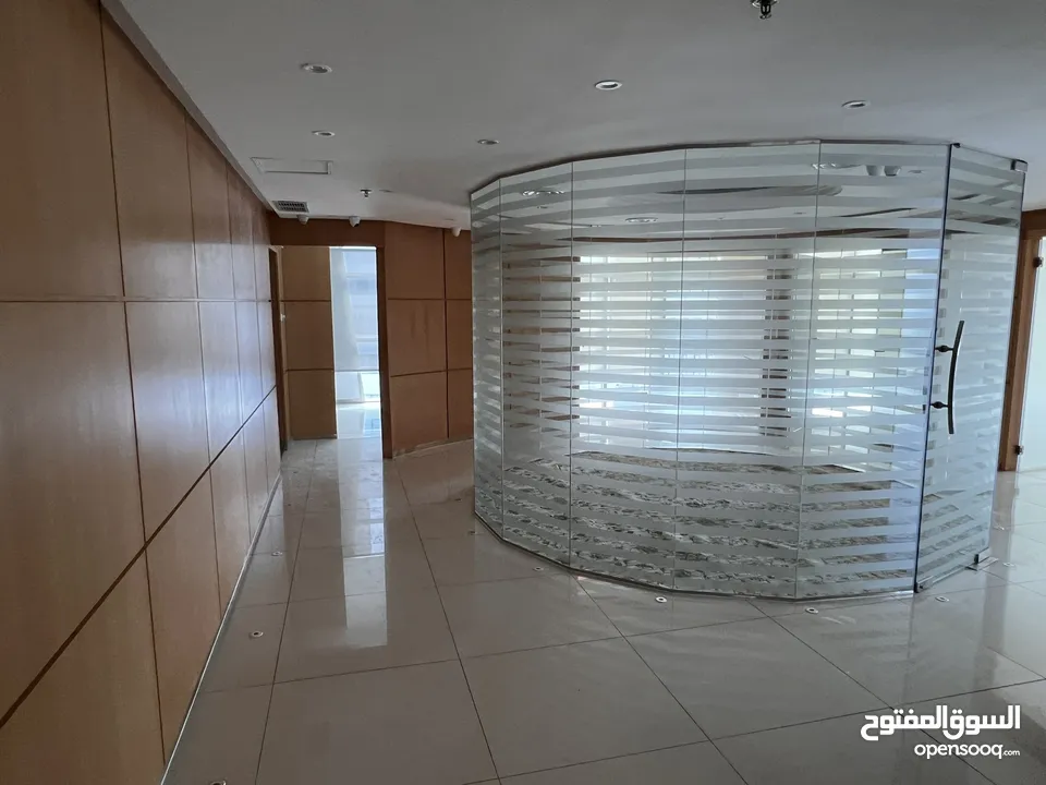 للايجار مكتب فخم إطلالة بحرية وديكورات رائعة For rent amazing Office in Kuwait city Al Sharq sea v