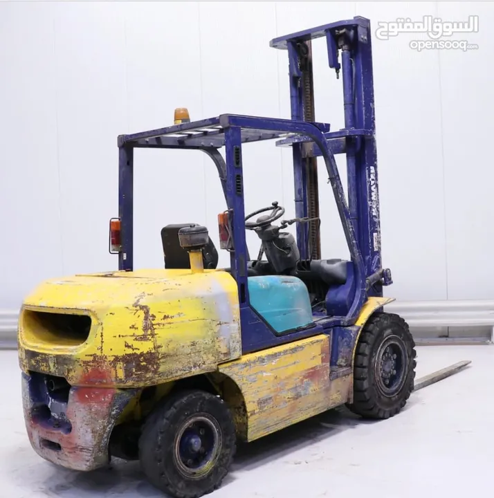Moses Export TCM and Komatsu forklift container