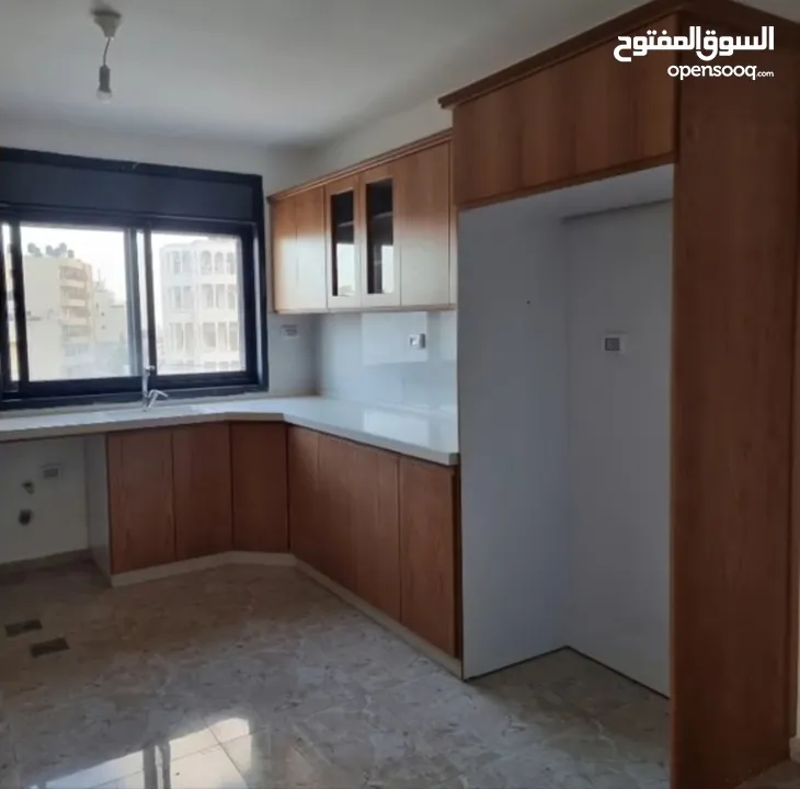 شقة سكنية للبيع مقابل ديوان الموظفين