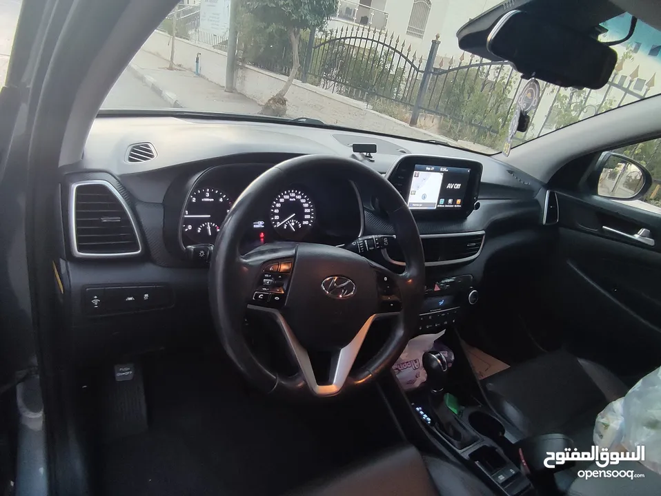 هونداي توسان 2020ترخيص2019 فل ماعدا الفتحة للبيع بسعر مغري ع الكاش عداد اصلي 80000كم فقط