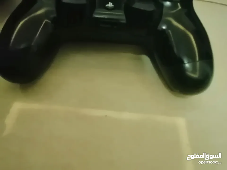 بلايستيشن PS4 سلم مستعمل مع يد تحكم اصلي