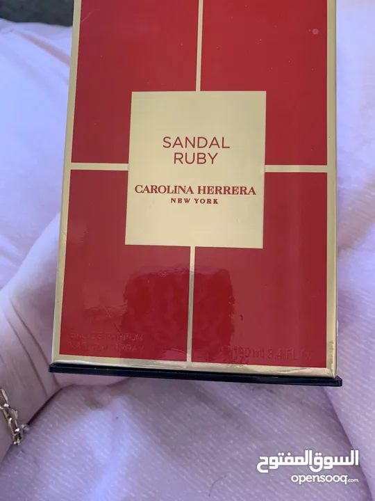 Ruby Scandal by Carolina Herrera new with box ممكن المعاينة قبل الشراء  سعر الشراء بالحرة 175 دينار