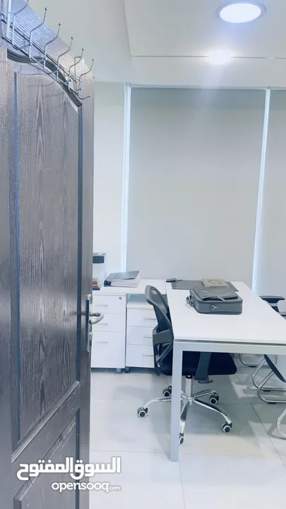 مكتب للايجار بخلو في ضاحية الامير راشد مقابل بليند