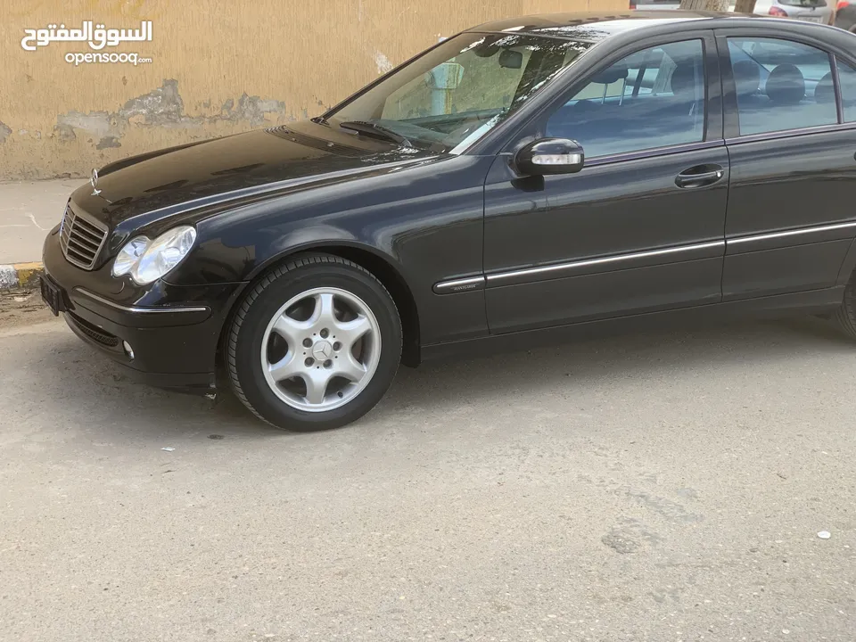 لبيع سيارات السويسرية مرسيدس c320البيع صك او كاش