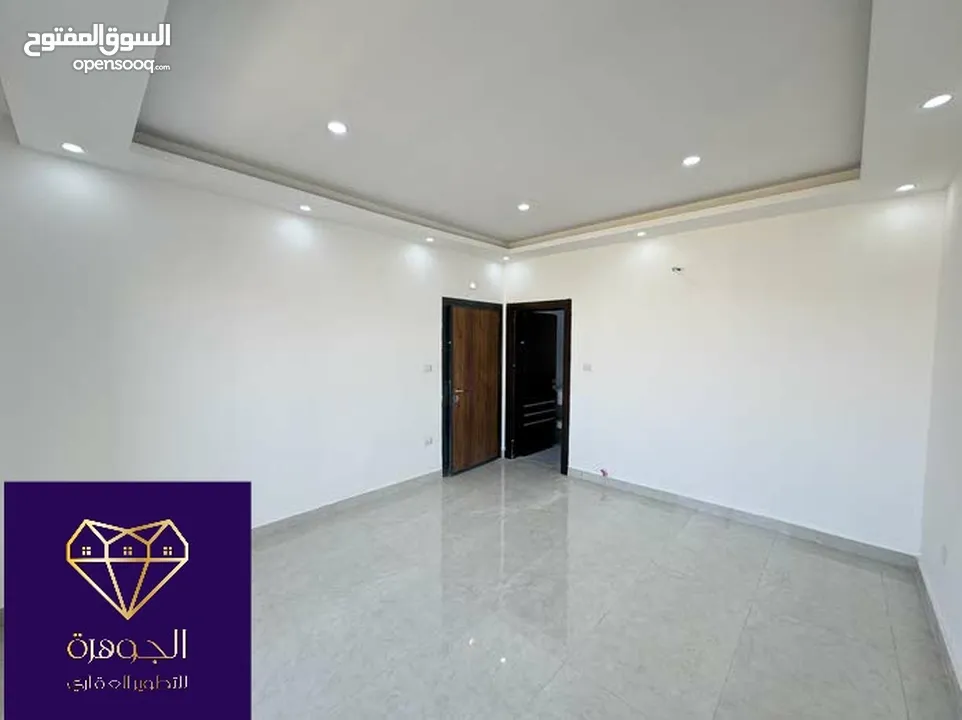 طابق اخير مع روف دوبلكس فاخر لم يسكن لقطه وبسعر مغري جدا عرض خاص ع اخر شقة أرقى مناطق جبيهة ام زويتن
