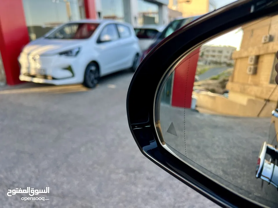 مرسيدس E200 غرافيت 2024 بانوراما ميموري كاميرات فرش كميل بحالة الزيرو عداد 6 الف كيلومتر فقط!!!