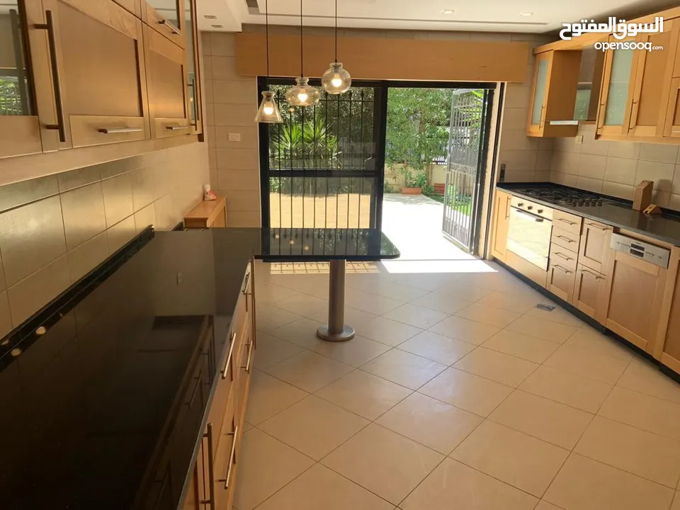 Three bedroom apartment for rent in Abdoun ( Property 38006 )-174775621