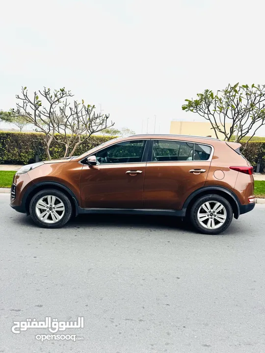 KIA SPORTAGE Year-2017 V4-2.0L -Brown-114,000km WELL MAINTAINED NEAT AND CLEAN CAR FOR SALE