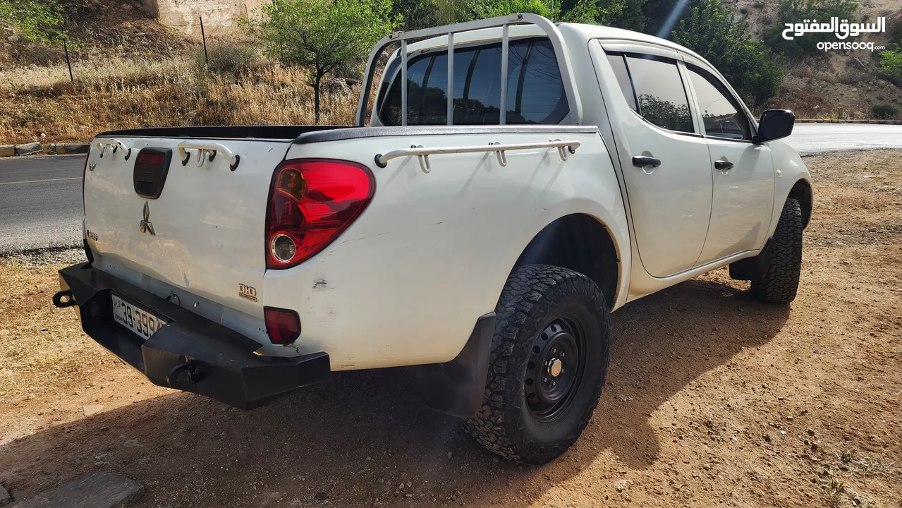 ميتسوبيشي L200 2015