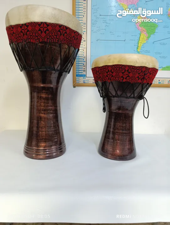 مجموعة متنوعة من الالات الموسيقية من الجلد الطبيعي وشغل يدوي 100%