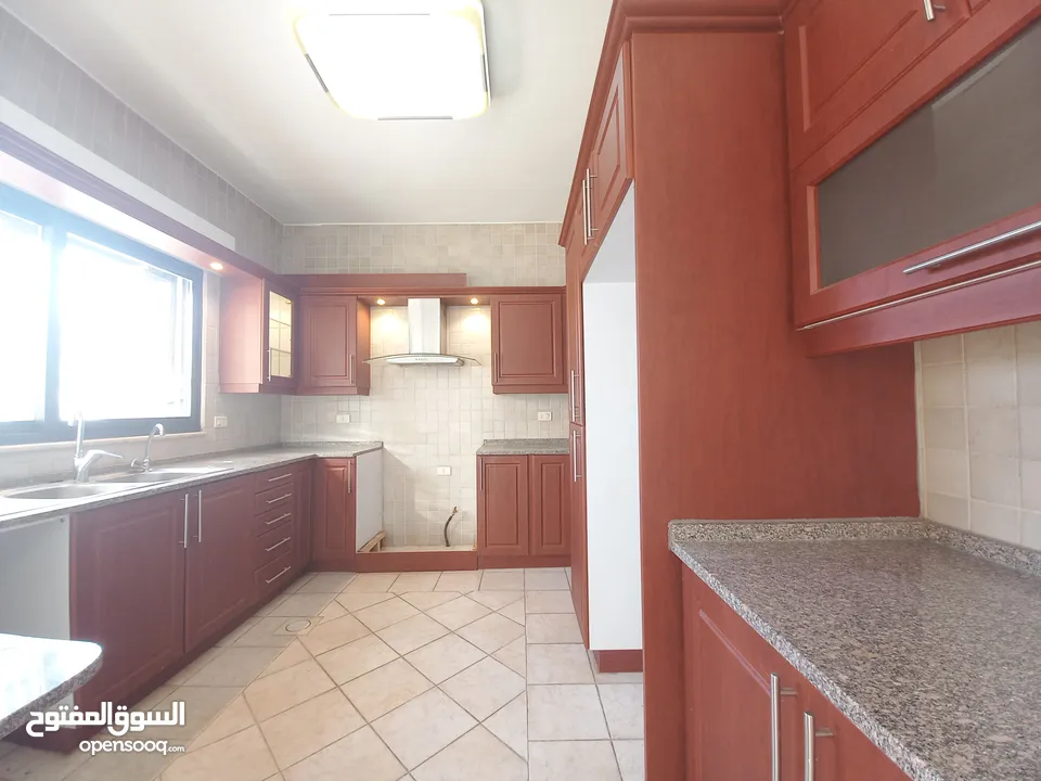 شقة غير مفروشة للايجار في دير غبار  ( Property 34320 ) سنوي فقط