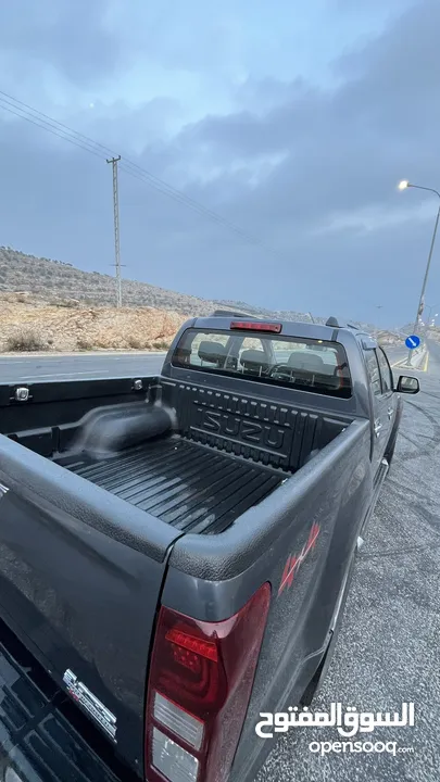 ايسوزو دي ماكس فل كامل فحص كامل موديل 2018 ماتور 3000cc بحالة ممتازة للبيع