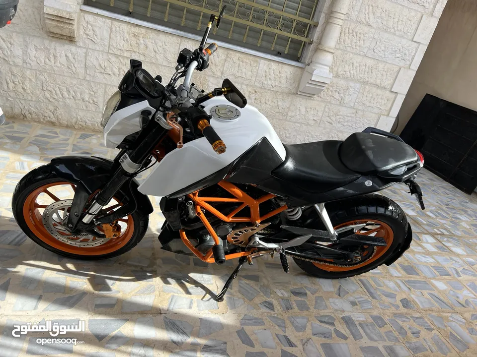 للبيع دراجة KTM DUKE 390 بحال جيدة جدا قوية  او للبدل على شي نفس السعر او قريب منه