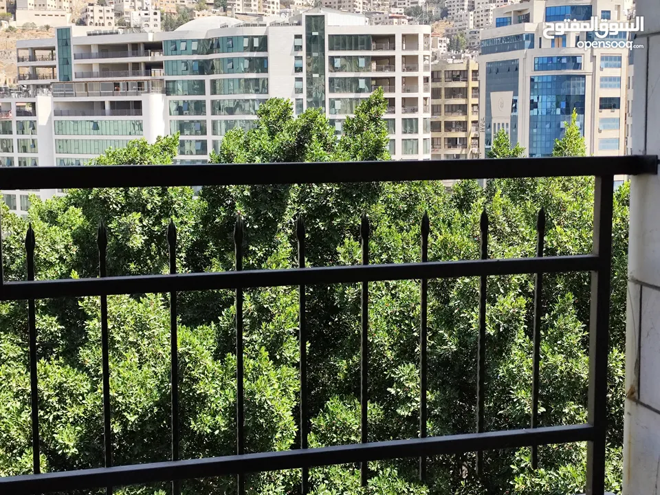 تأجير شقة غير مفروشة