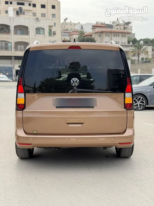 فولكس فاجن كادي ترخيص 2022 محرك 2000 ديزل  جير عادي  ركاب 4+1