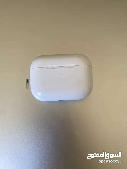 بيع/تبديل سماعة Airpods pro مع بكيتها و كل اشيائها (اصليه)