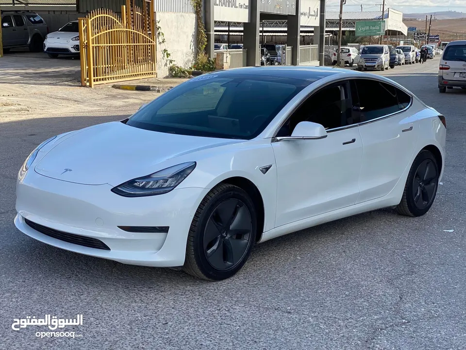 Tesla Model 3/2019/2020/2021/2023 عددة موديلات واللوان واصناف