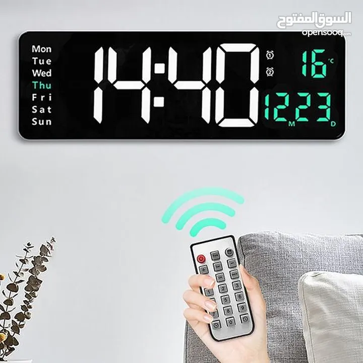 ساعات رقمية اليكترونية جداري مع ريموت كونترول // ساعة حائط رقمية بشاشة LED كبيرة، بتصميم عصري مقاس ع