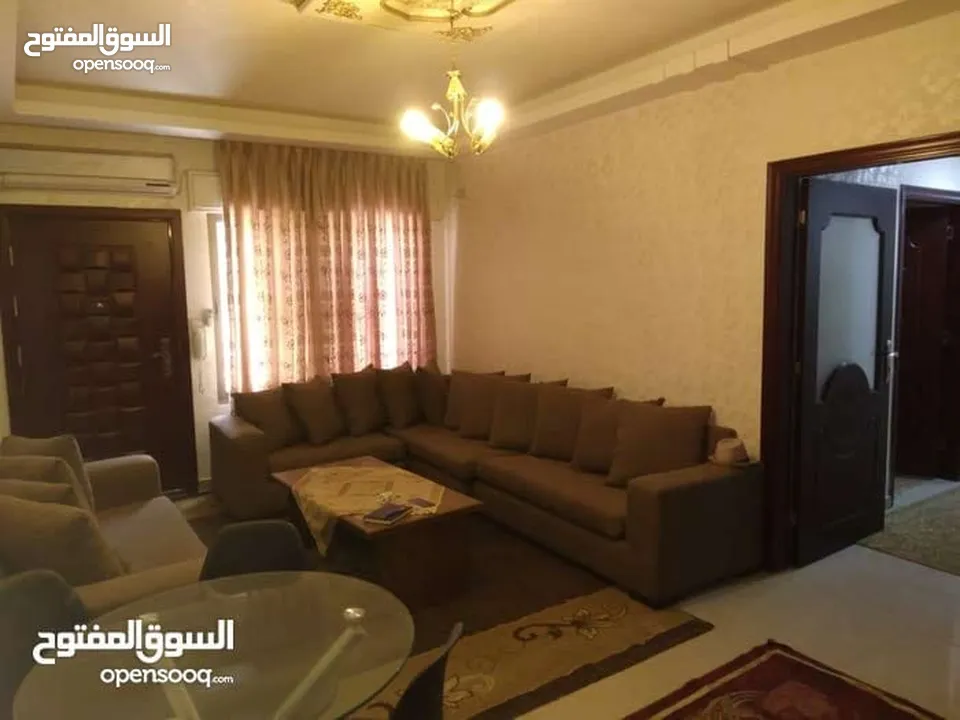 شقة ارضية مميزه للبيع في اجمل مناطق الجبيهه / ref 424