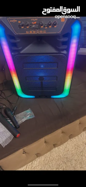 سماعة حفلات BT Speaker .. 15 inch  لا سلكية .. جديدة جدا استعمال مرة واحدة فقط . التواصل عبر الواتس