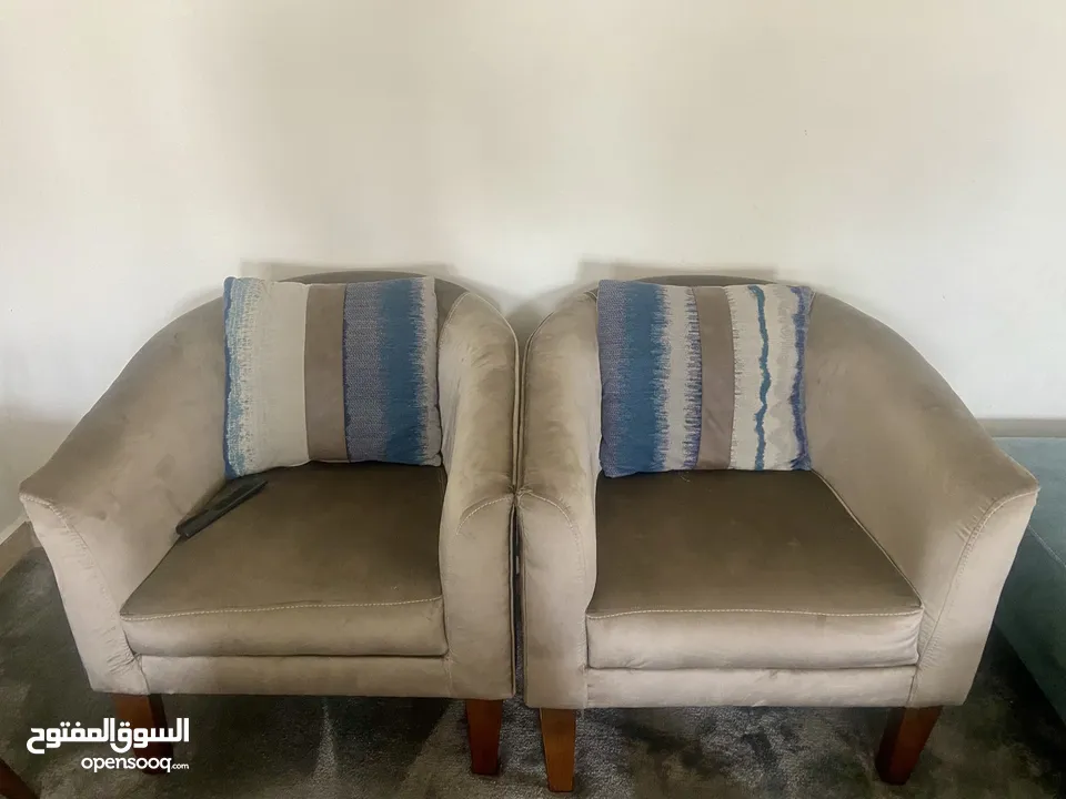 أثاث مستعمل كامل للبيع استخدام اقل من سنة البيع بداعي السفر